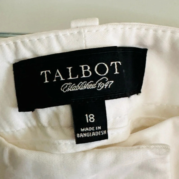 Talbots White Shorts - Size 18 - Like New Condition - Picture 4 of 9